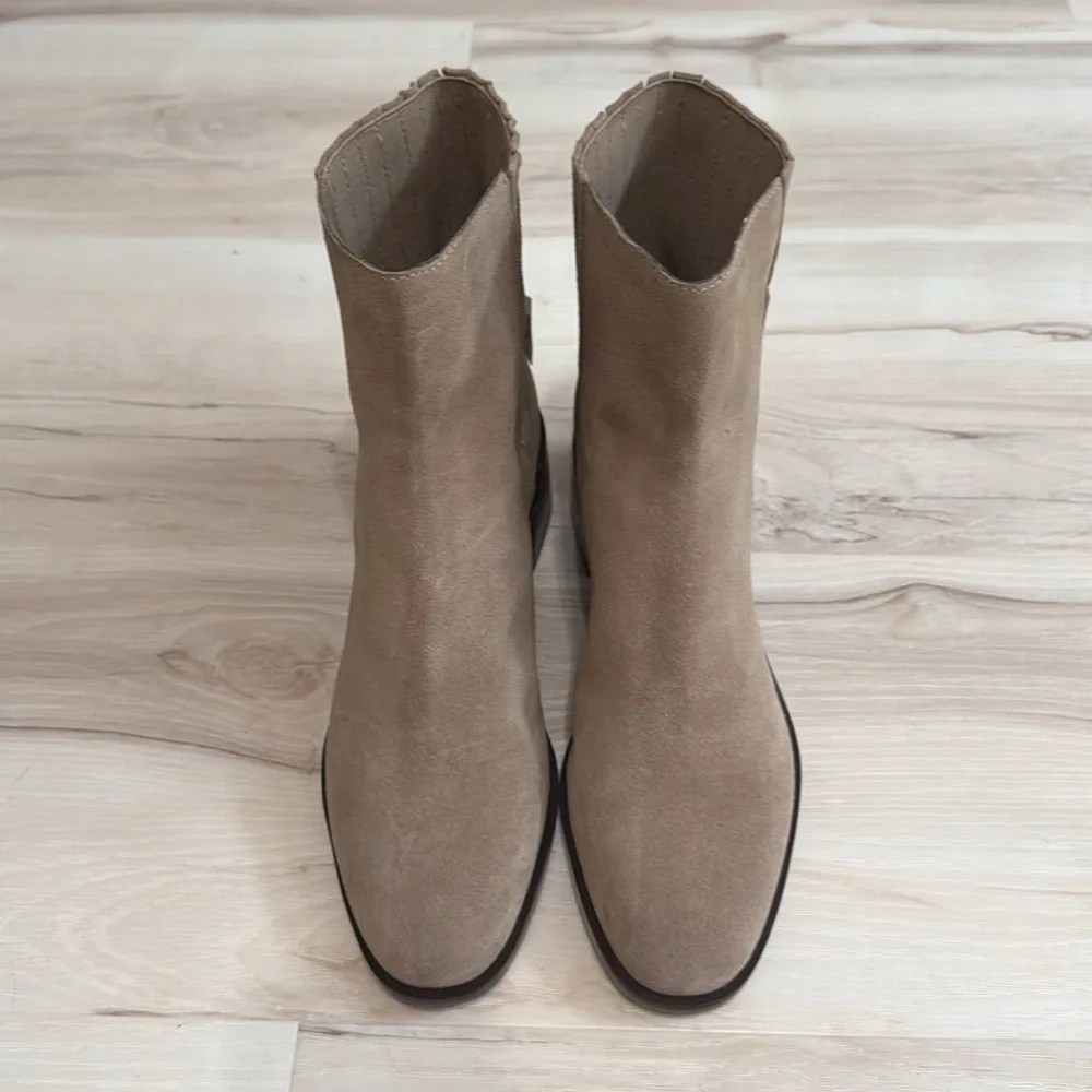 Dolce Vita Linny Leather H2O Bootie - Picture 6 of 10